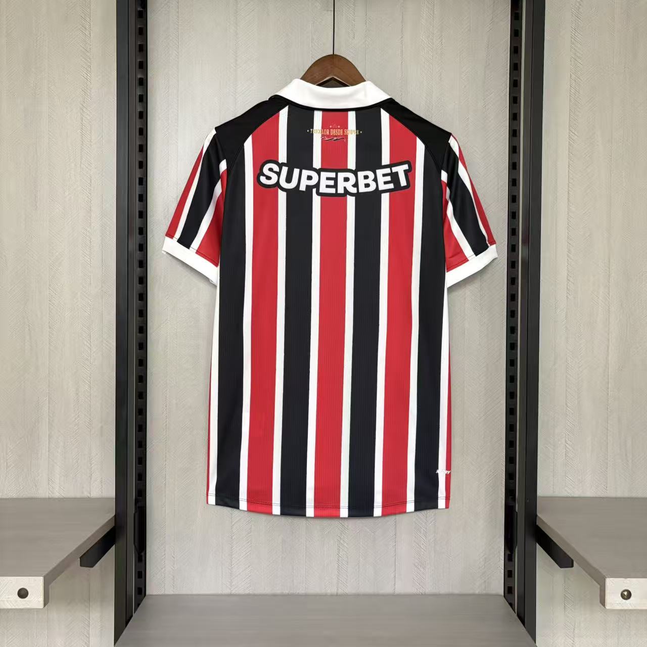 Camisola Alternativa tricolor 2026/27
