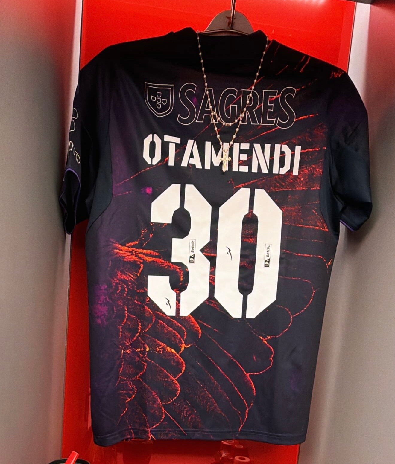 Camisola Águia x Vhils quarto equipamento 2026/27 - LANÇAMENTO