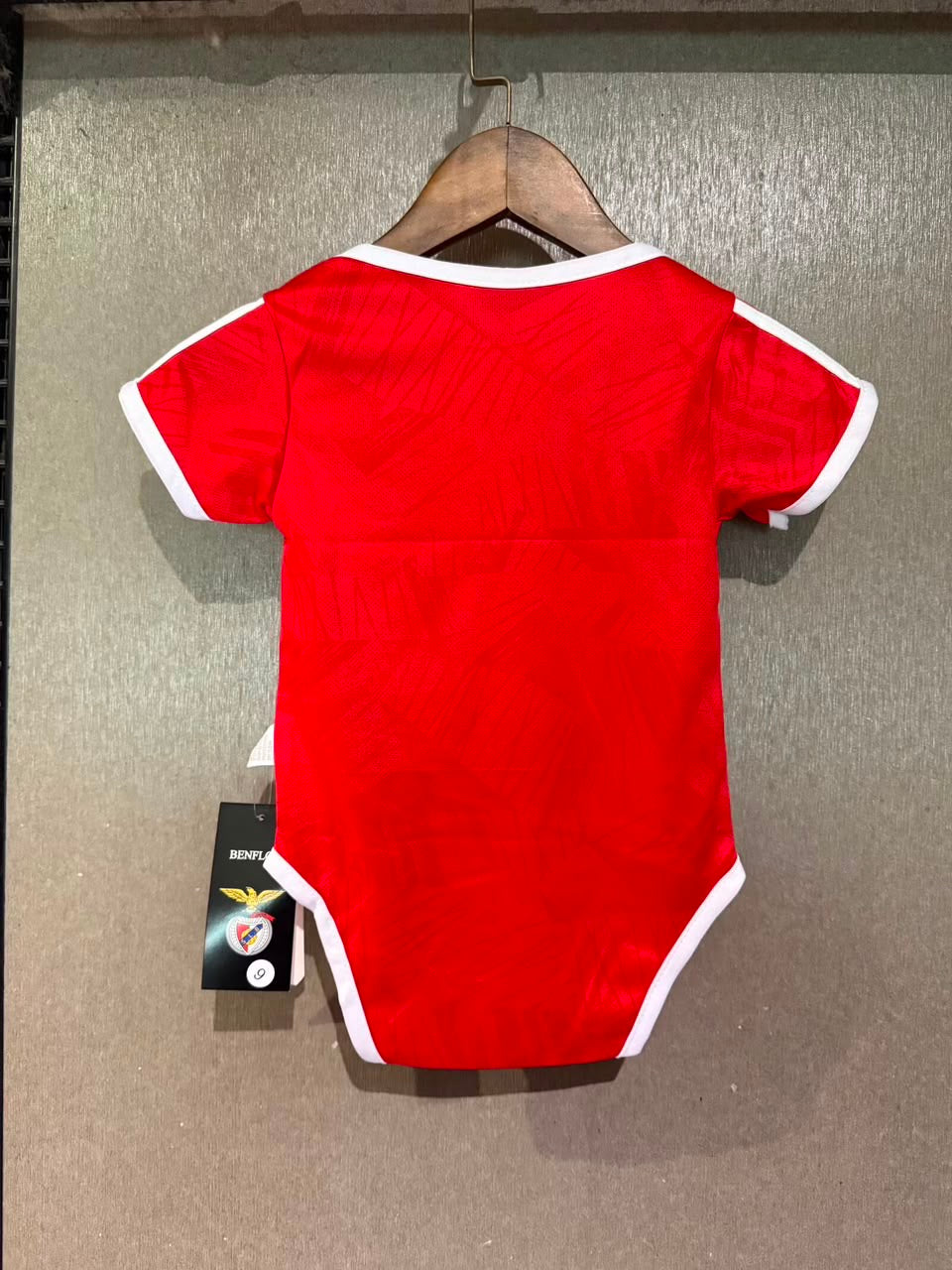 Body bebé SLB principal vermelha - 2026/27