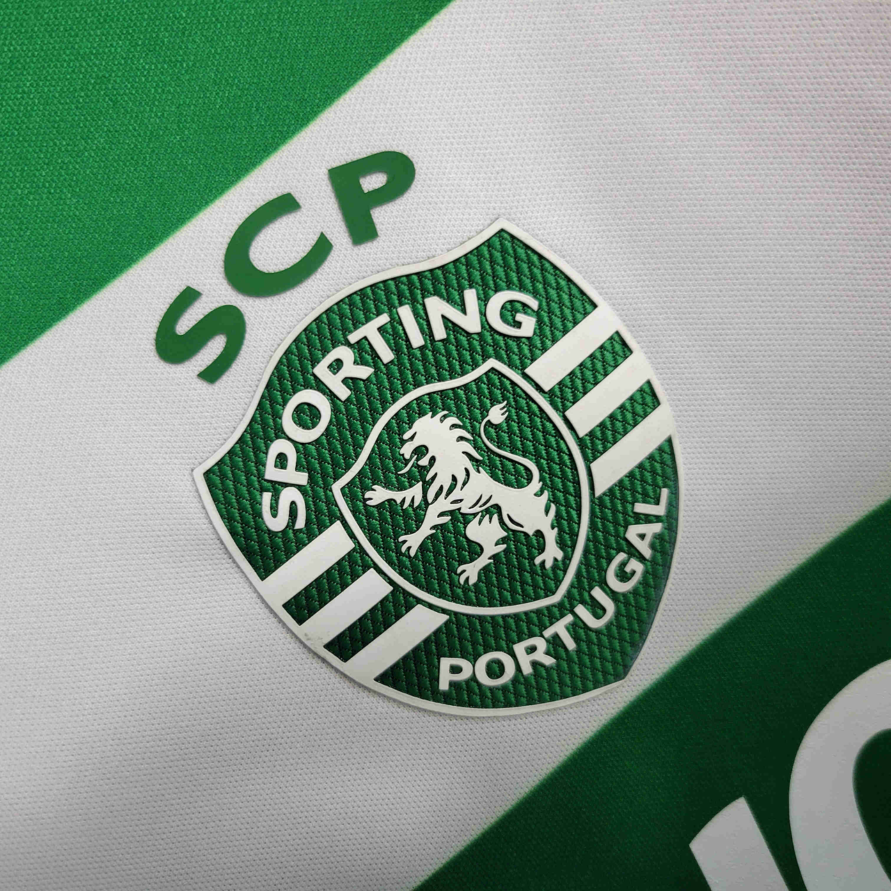 Camisola principal verde/branca CAMPEÃO NACIONAL + BADGE CAMPEÃO 2023/24