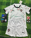 Conjunto infantil Seleção Portugal branco alternativo 2025
