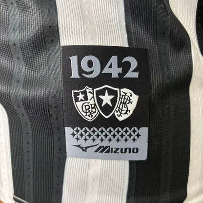 Camisola Feminina principal branca/preta 2026/27