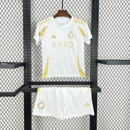 Conjunto infantil Al Nassr branco e dourado 24/25