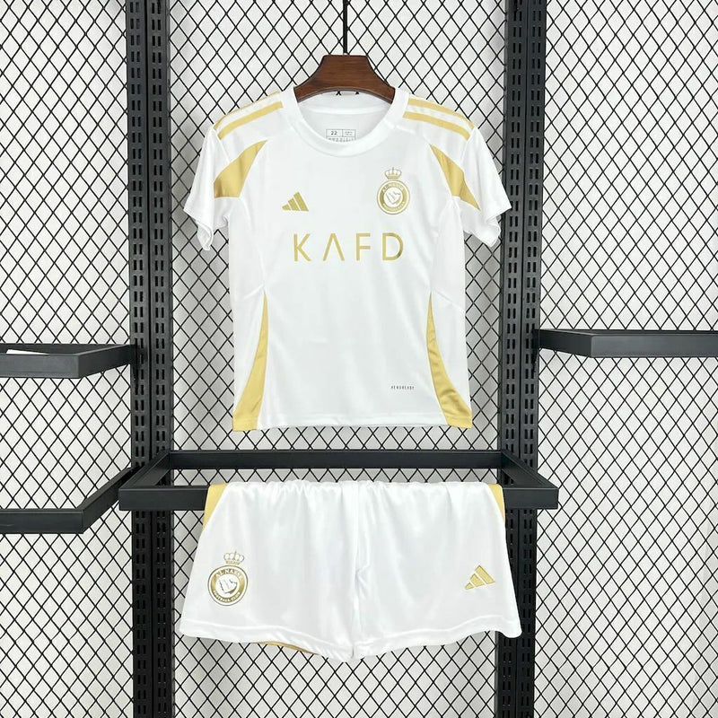 Conjunto infantil Al Nassr branco e dourado 24/25