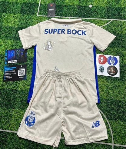 Conjunto infantil alternativo branco 2025/26