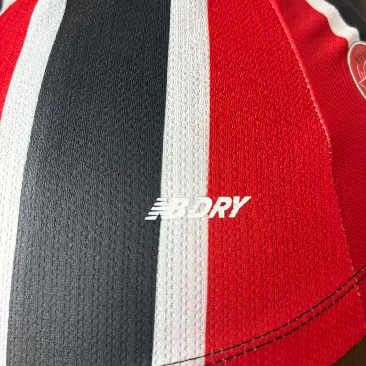 Camisola Feminina alternativa tricolor 2026/27