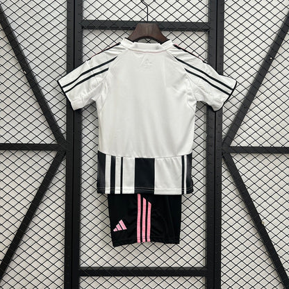 Conjunto Infantil Juventus home 2025/26