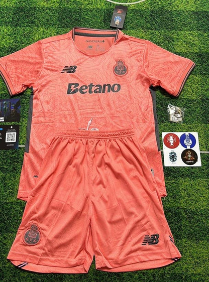 Conjunto infantil away rosa 2025/26