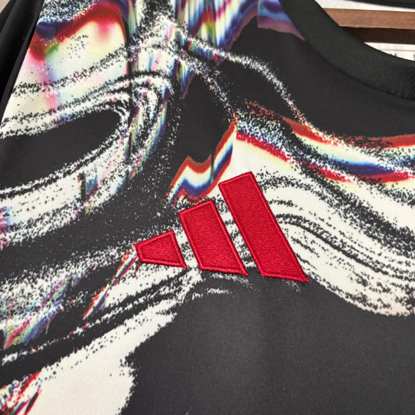 Camisola Manchester United Pré Jogo 2026/27 - MANGA LONGA