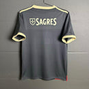 Camisola concept preta e vermelha 2025/26