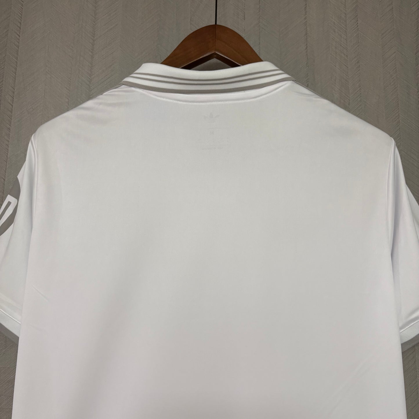Camisola Real Madrid especial aniversário branca 2026/27