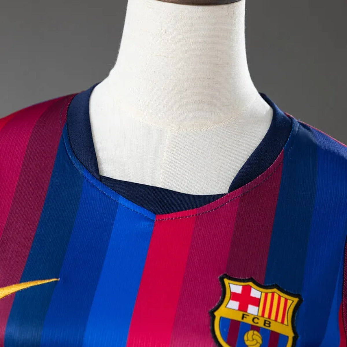 Camisola Barcelona FEMININA home azul e vermelho 2026/27