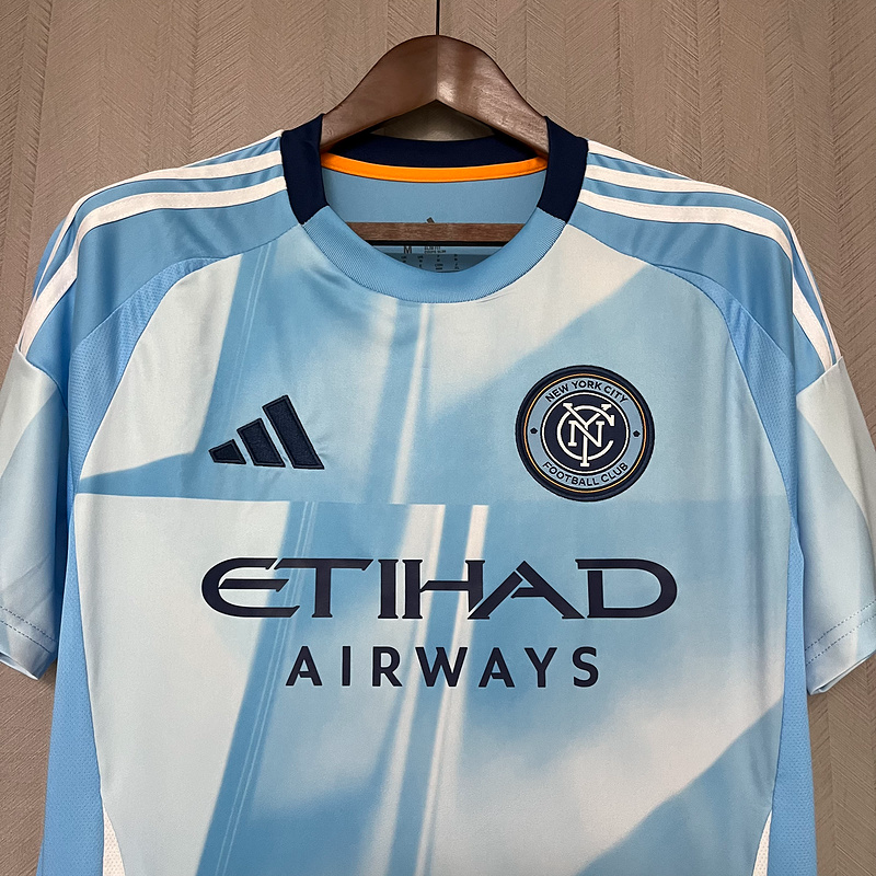Camisola principal azul 2025/26