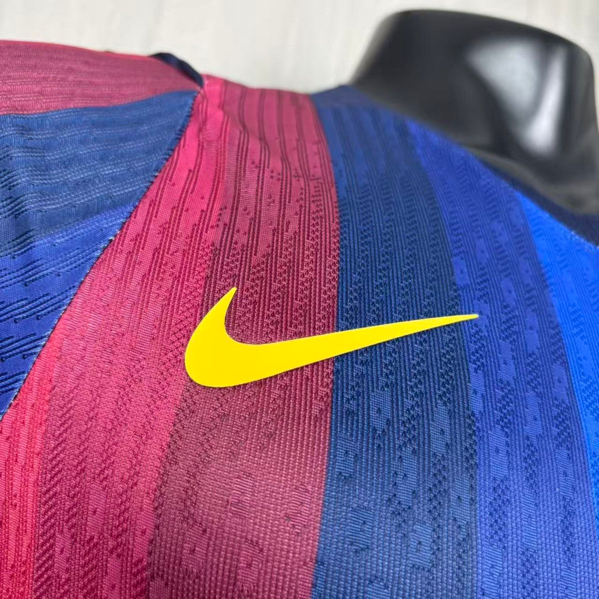 Camisola Barcelona Home azul e vermelha  2026/27 - PLAYER