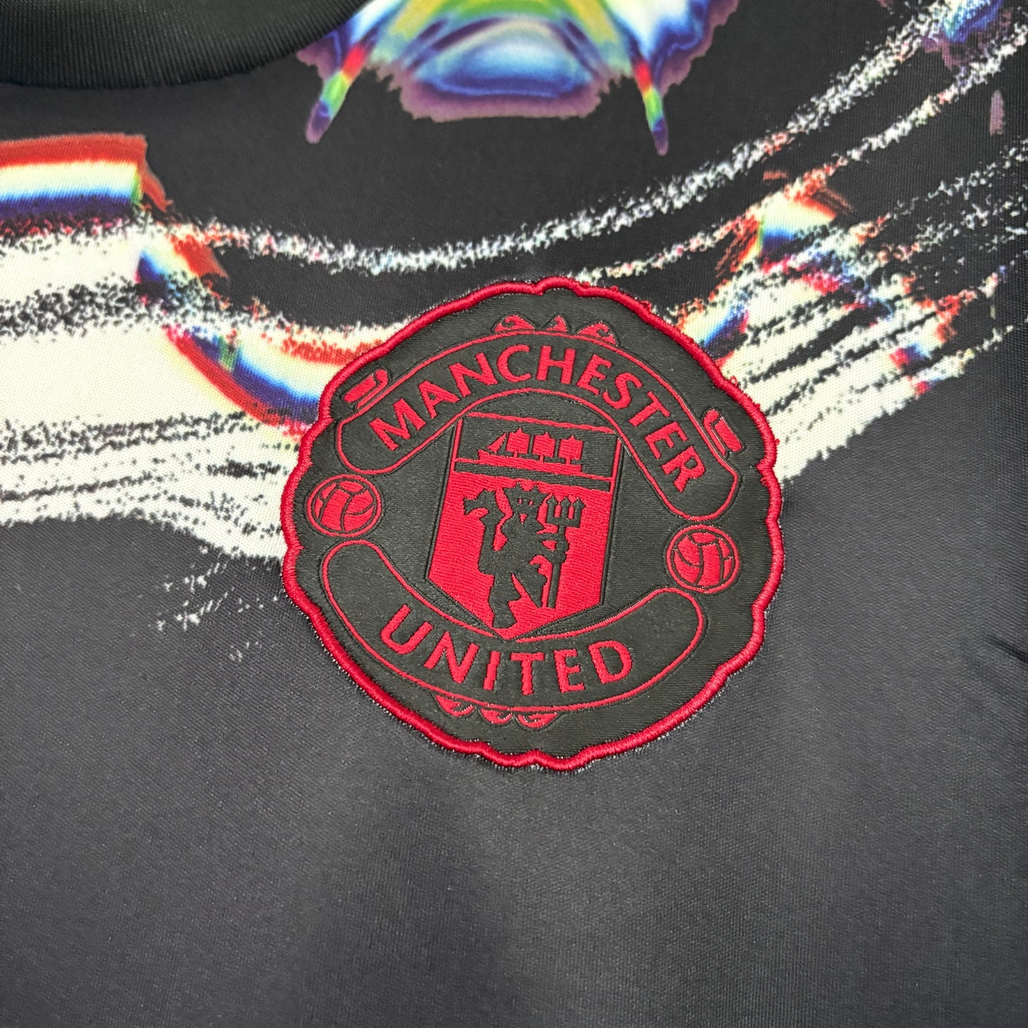 Camisola Manchester United Pré Jogo 2026/27 - MANGA LONGA