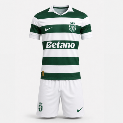 Conjunto infantil S C P principal 120 anos verde e branca com calção branco 2026/27 - [pré venda: 11 a 22 dias úteis]