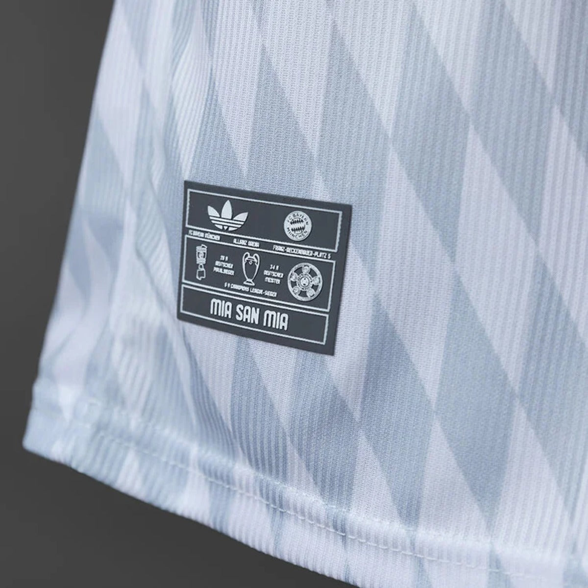 Camisola Bayern de Munique alternativa branca 2026/27