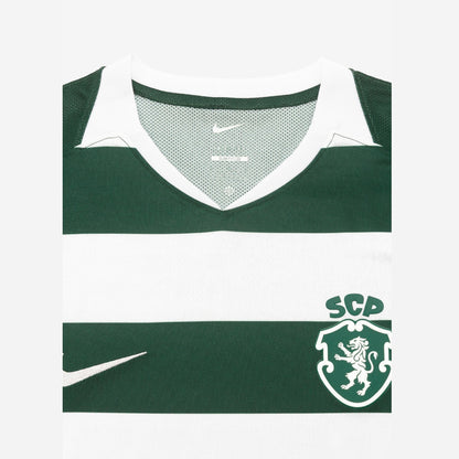 Conjunto infantil S C P principal 120 anos verde e branca com calção branco 2026/27 - [pré venda: 11 a 22 dias úteis]