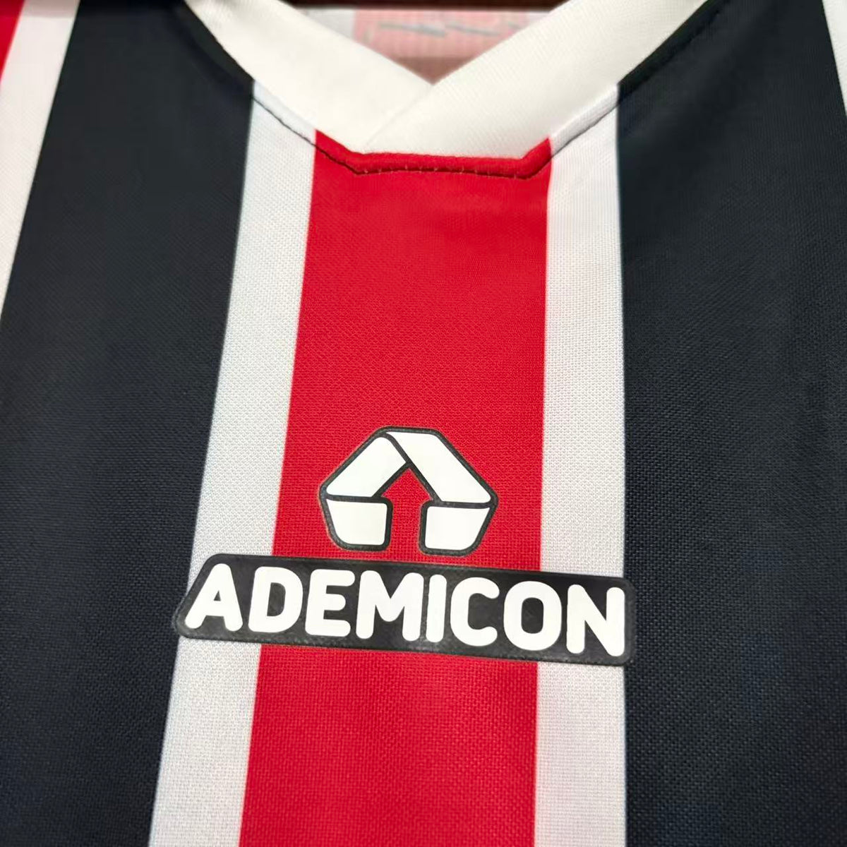 Camisola Alternativa tricolor 2026/27
