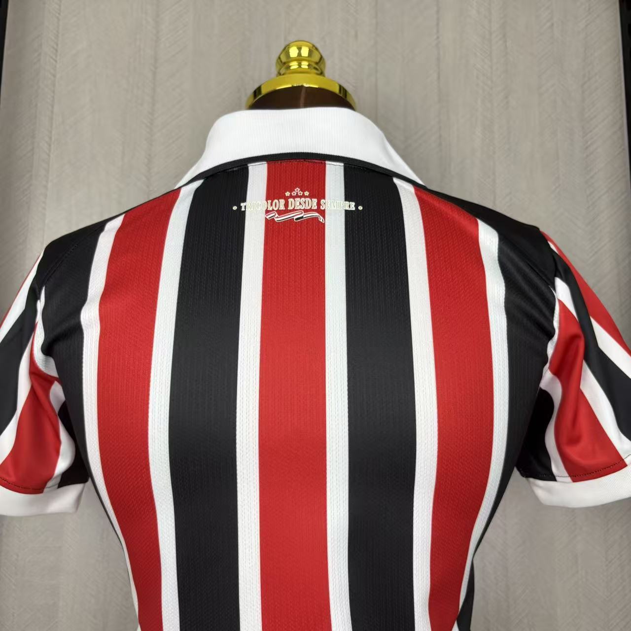 Camisola Feminina alternativa tricolor 2026/27