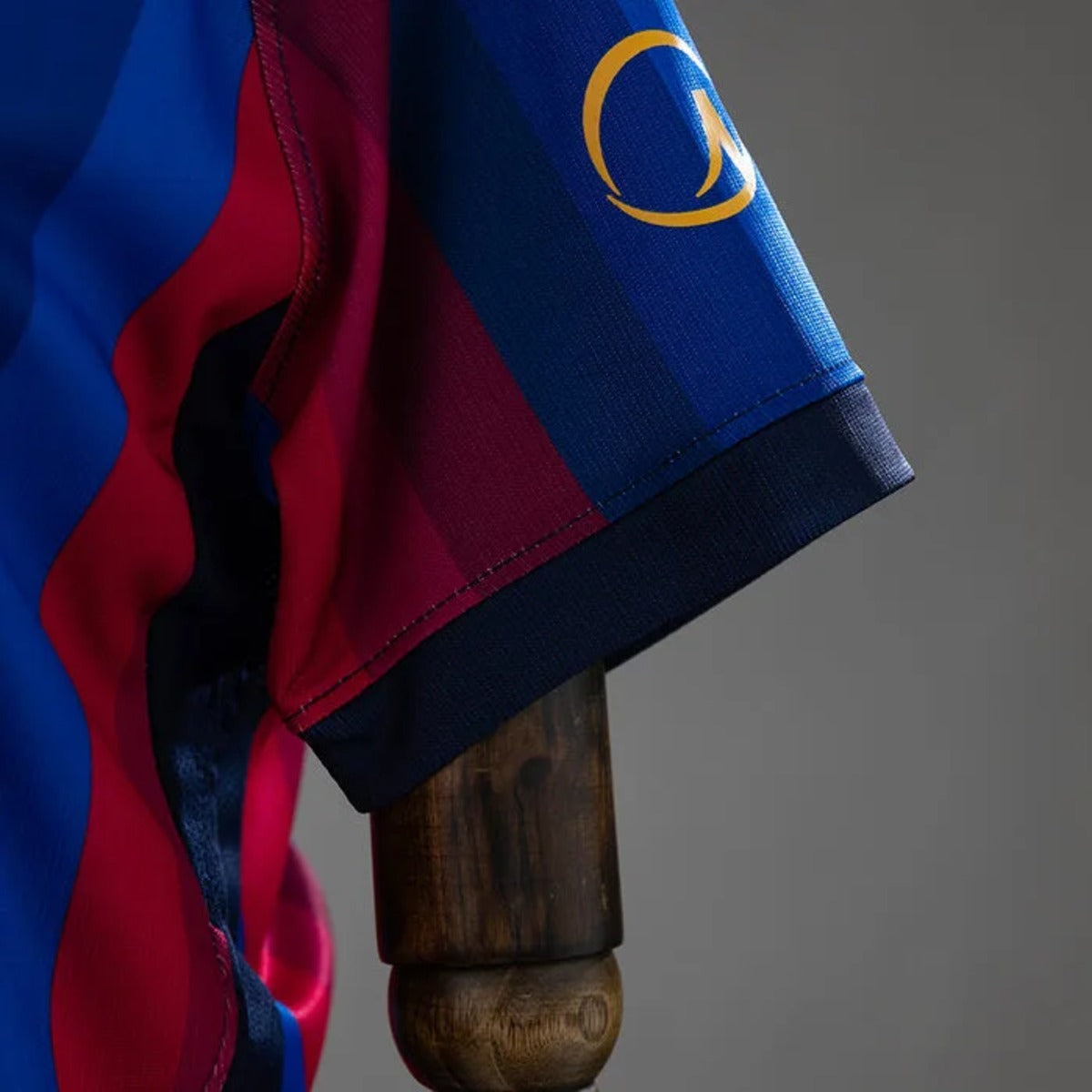 Camisola Barcelona FEMININA home azul e vermelho 2026/27