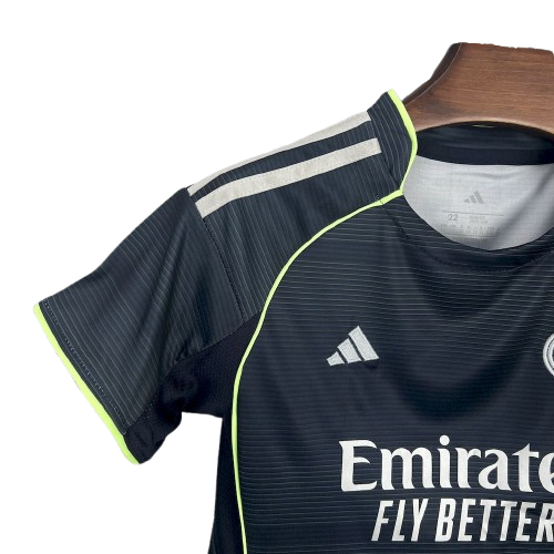 Conjunto Infantil Real Madrid alternativo 2025/26