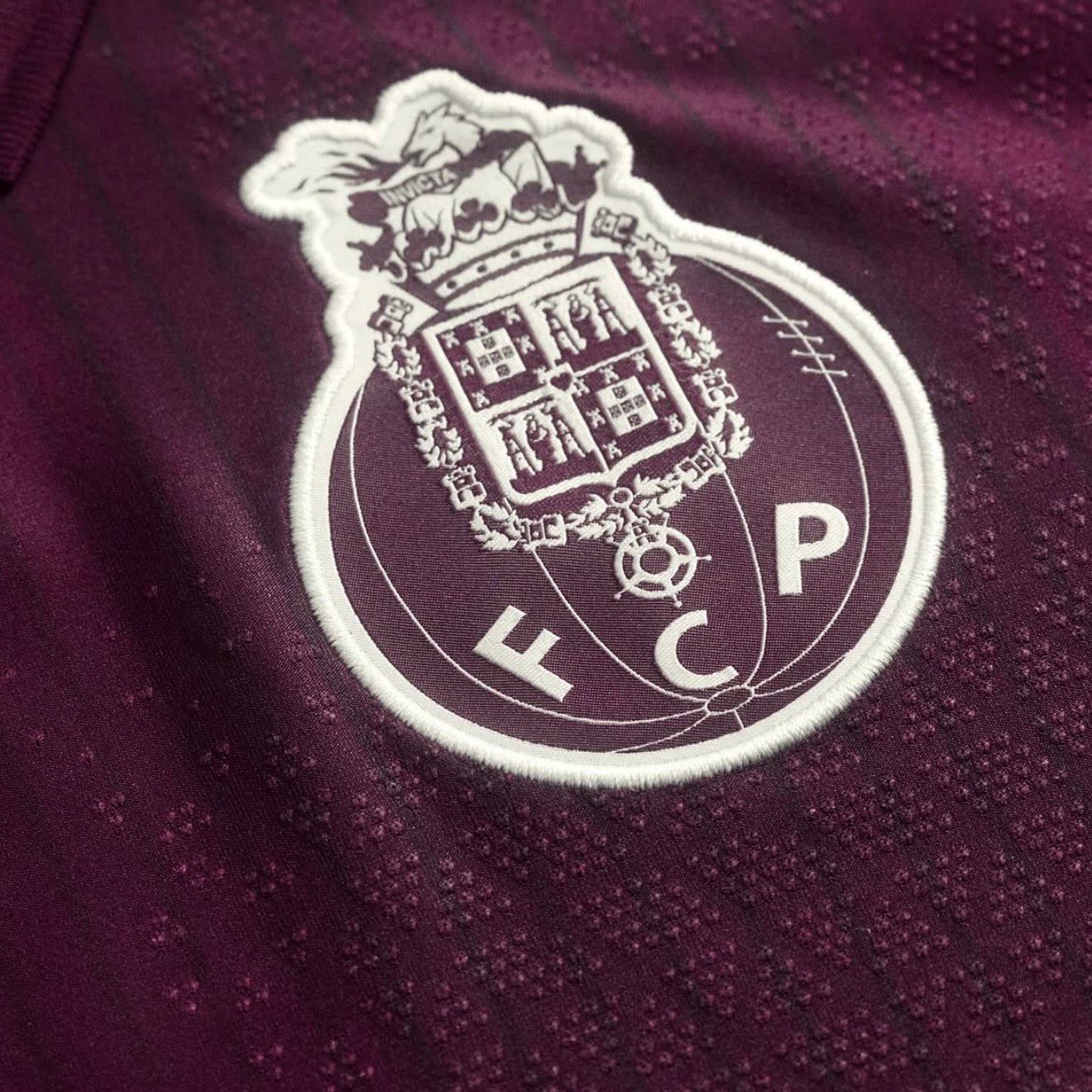 Camisola dragão ALTERNATIVA 2026/27 rubi secundário – pré venda (11 a 22 dias úteis)