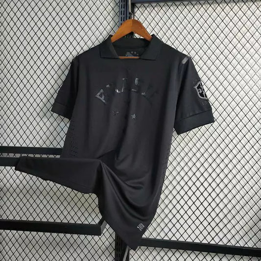 Camisola Retrô Seleção Brasil 2013/14 - preta