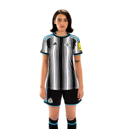 Camisola Feminina Newcastle principal preta/branca 2026/27