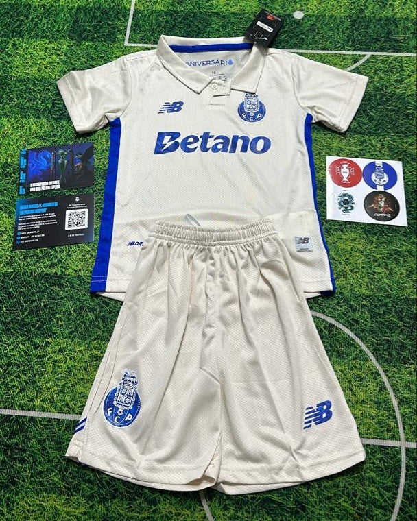 Conjunto infantil alternativo branco 2025/26