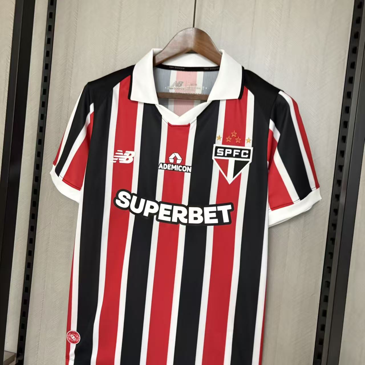 Camisola Alternativa tricolor 2026/27