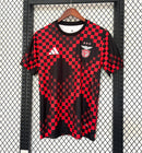 Camisola pré jogo vermelho/preto 2025/26 - LANÇAMENTO
