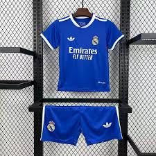 Conjunto Infantil Real Madrid alternativo azul 2025/26