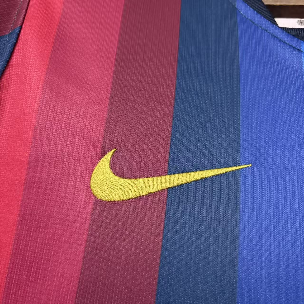 Camisola Barcelona home azul e vermelho 2026/27