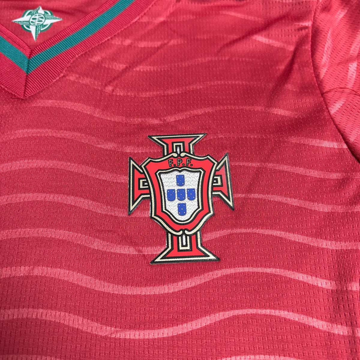 Conjunto infantil MANGA LONGA Seleção de Portugal principal COPA DO MUNDO 2026 - vermelha
