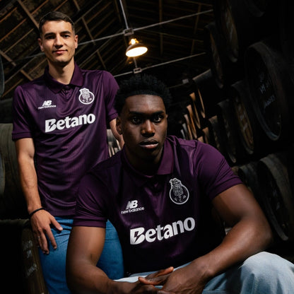 Camisola dragão ALTERNATIVA 2026/27 rubi secundário – pré venda (11 a 22 dias úteis)