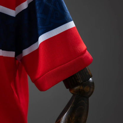 Conjunto infantil Seleção Noruega principal vermelha 2026