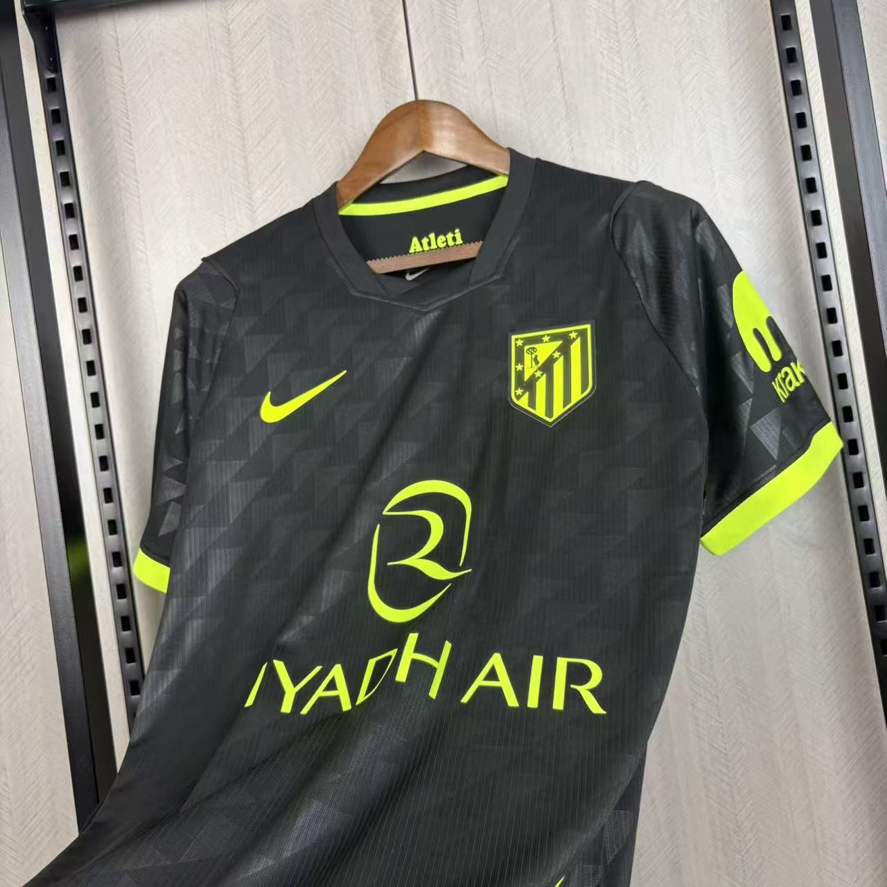 Camisola Atlético Madrid alternativa preta 2026/27