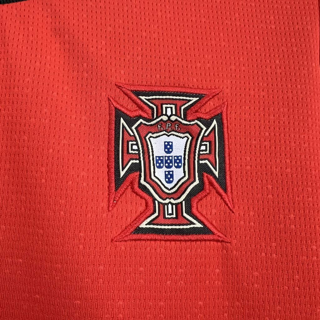Conjunto infantil Seleção Portugal vermelho principal 2025