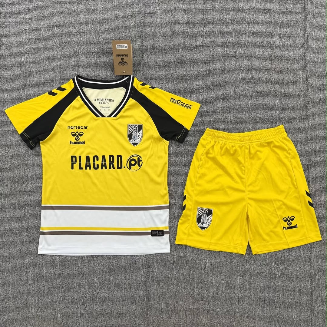 Conjunto infantil Vitória Guimarães terceiro equipamento amarelo 2026/27