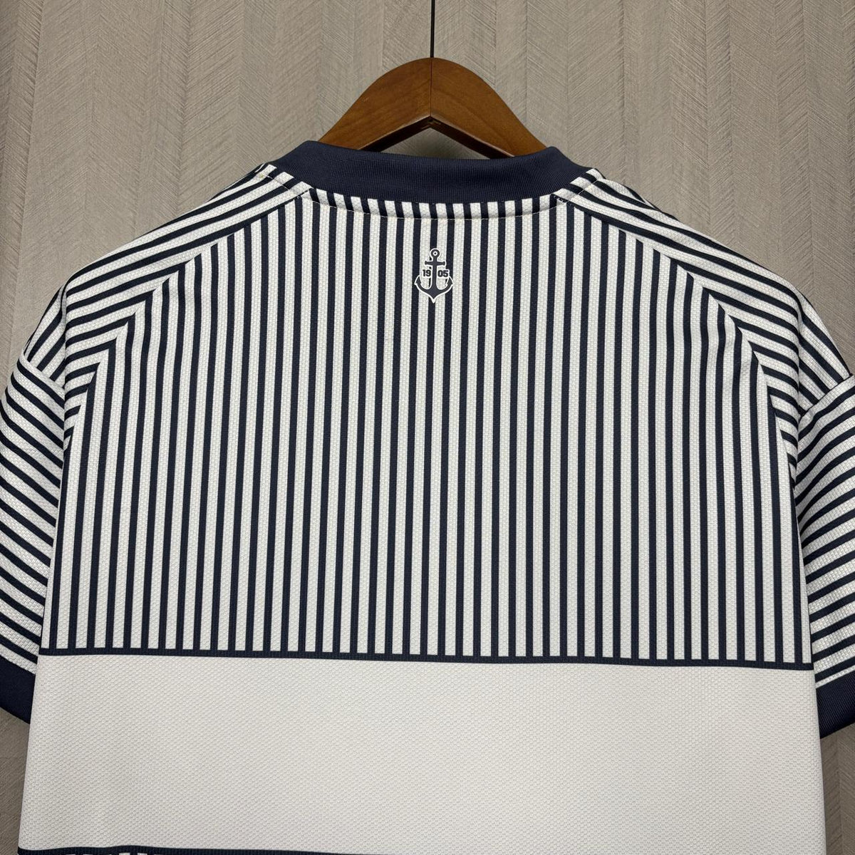 Camisola alternativa branca/azul 2026/27