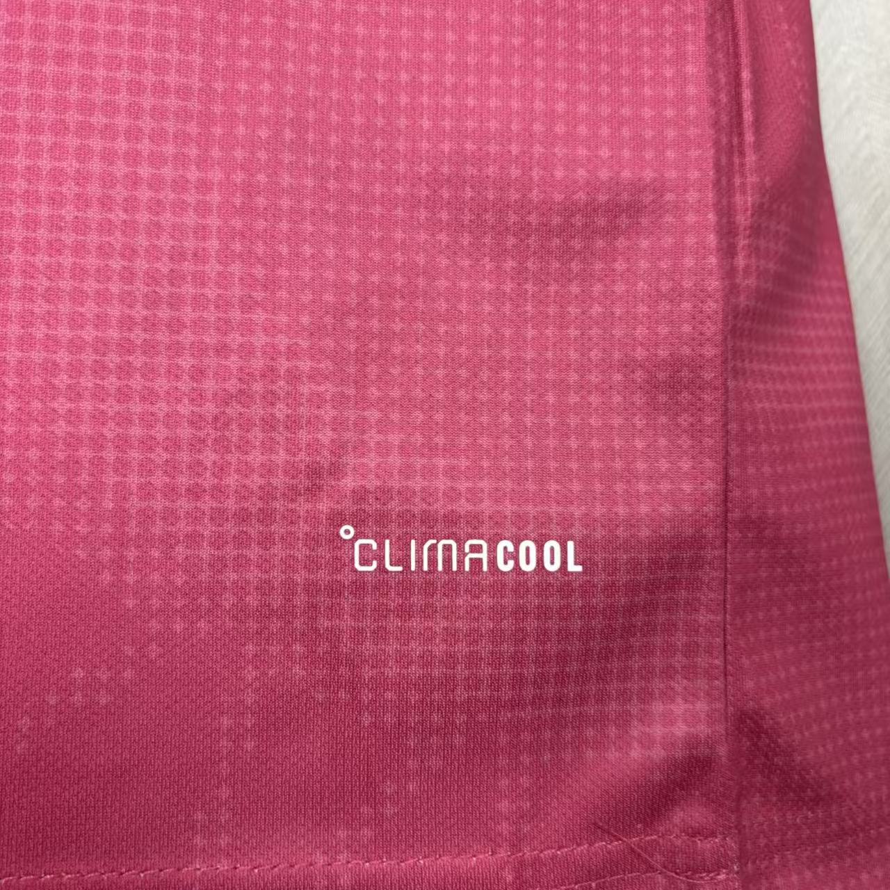 Camisola Real Madrid rosa terceira 2026/27