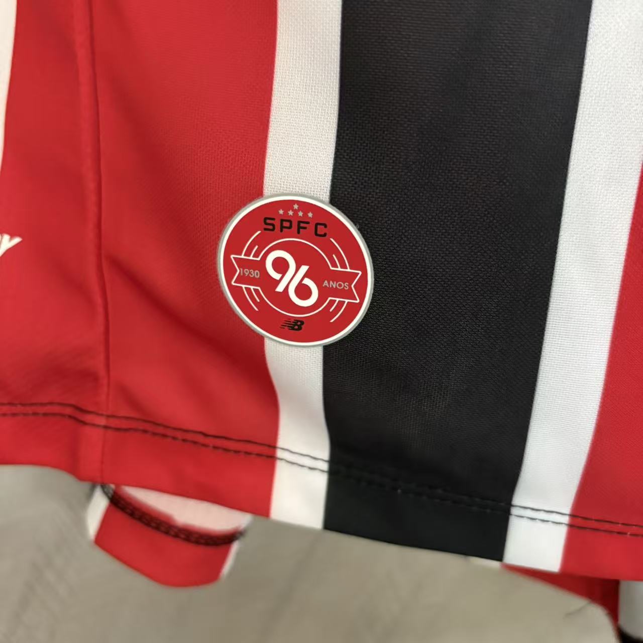 Camisola Alternativa tricolor 2026/27