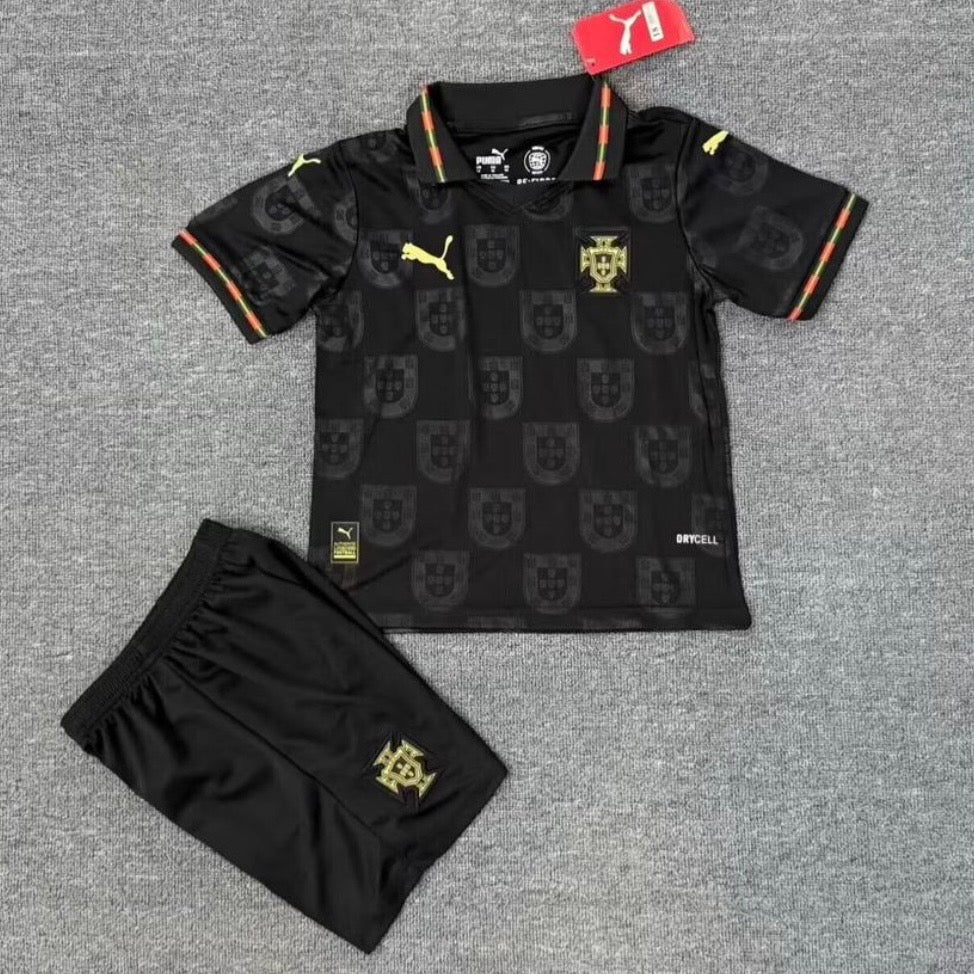 Conjunto infantil Seleção Portugal edição especial pantera negra EUSÉBIO preta 2025/26