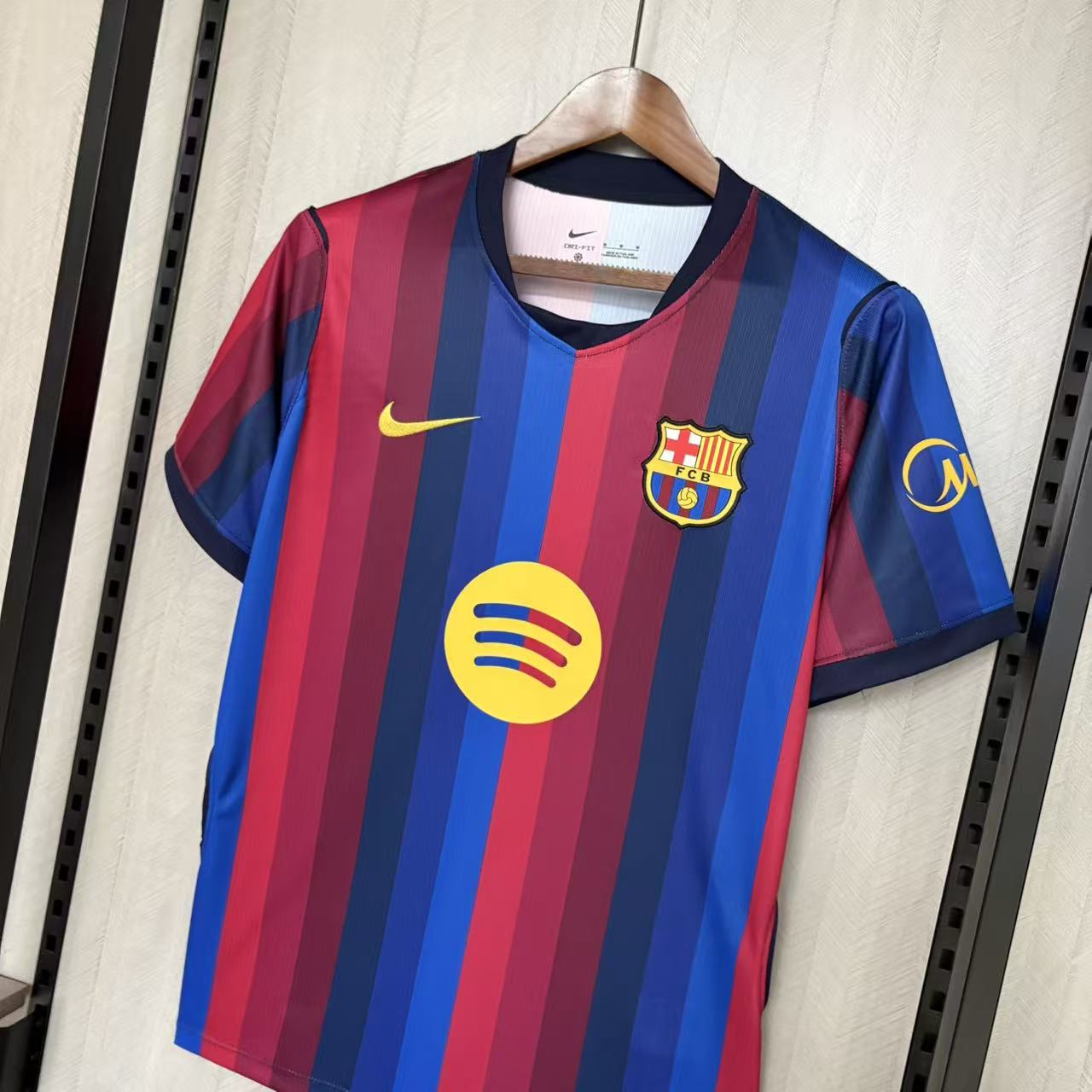 Camisola Barcelona home azul e vermelho 2026/27