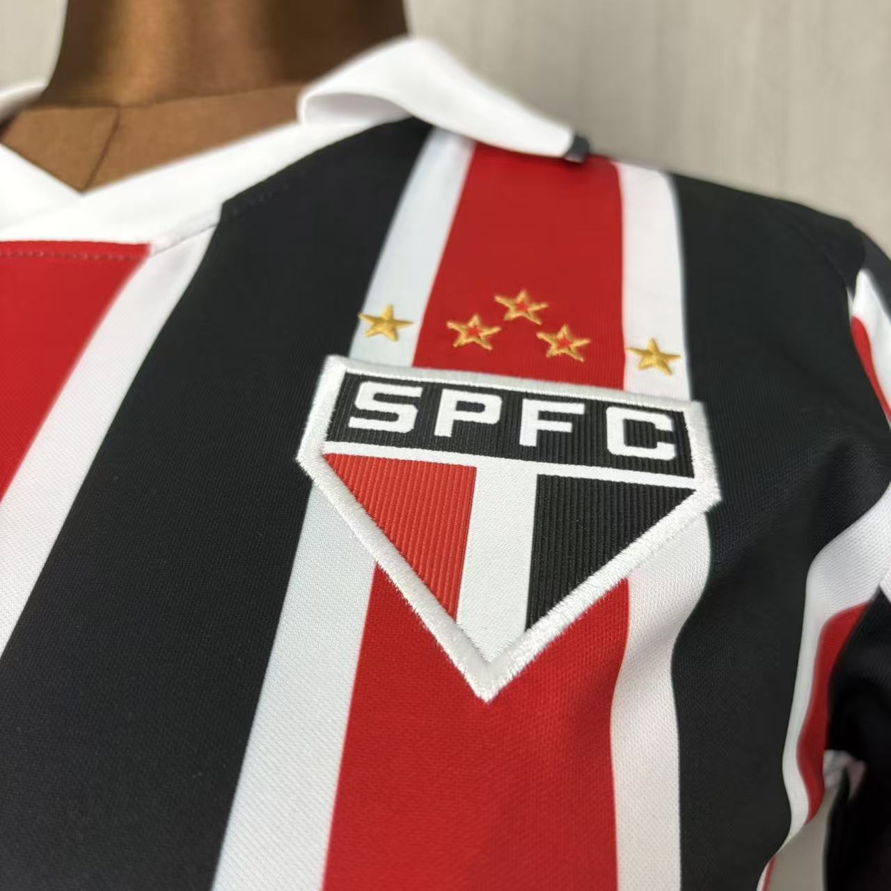 Camisola Feminina alternativa tricolor 2026/27